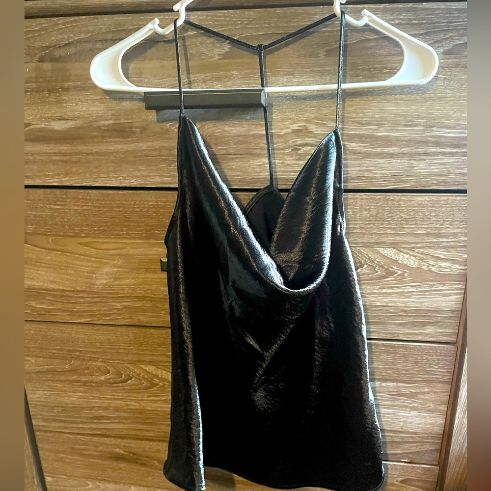 Crowl neck silky soft top